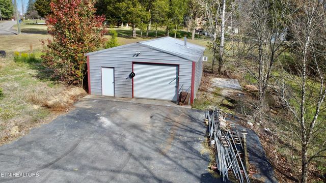 9202 Strawberry Plains Pike, Strawberry Plains, TN 37871