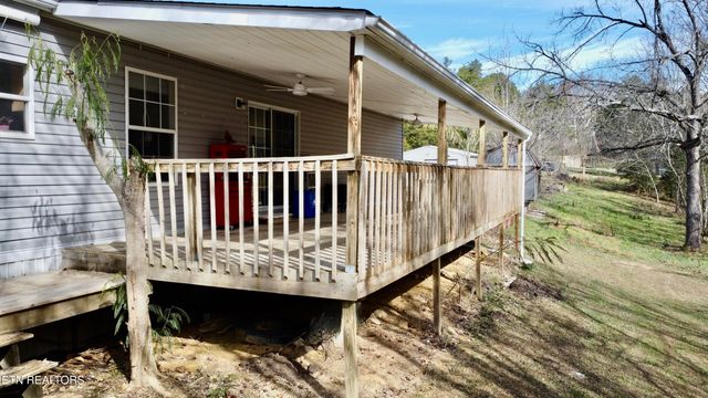 9202 Strawberry Plains Pike, Strawberry Plains, TN 37871