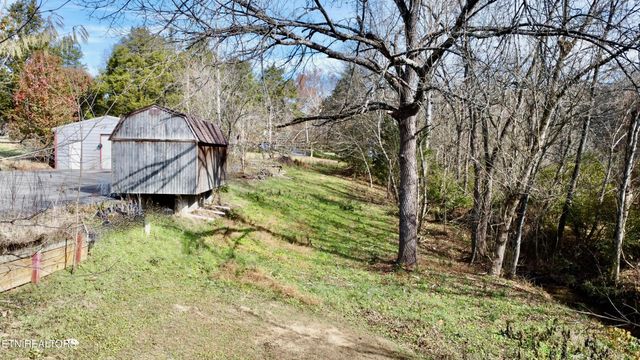 9202 Strawberry Plains Pike, Strawberry Plains, TN 37871