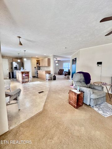 9202 Strawberry Plains Pike, Strawberry Plains, TN 37871