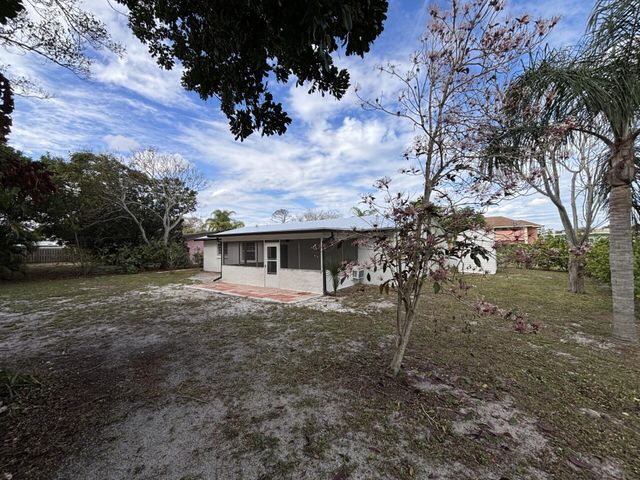 1160 SE 12th Street, Stuart, FL 34996