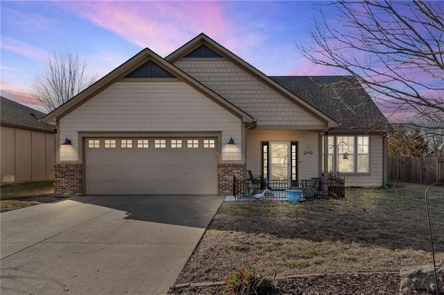615 N Pennycress Drive, Lawrence, KS 66049