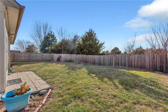 615 N Pennycress Drive, Lawrence, KS 66049