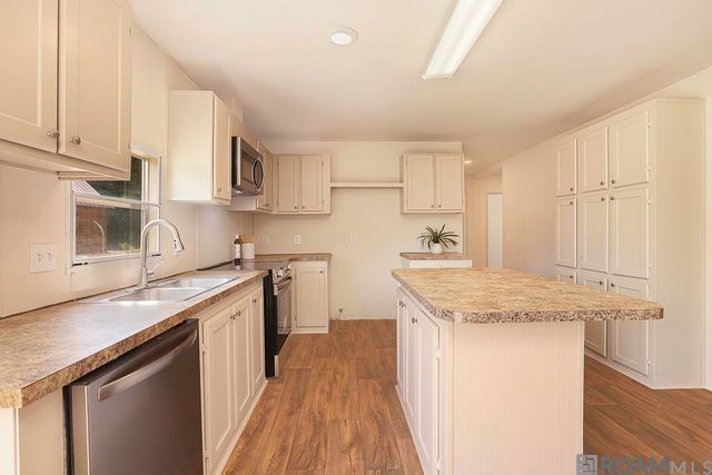 30288 Pine Alley Rd, Springfield, LA 70462