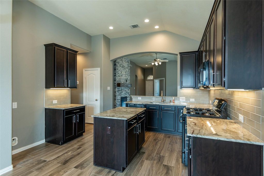 5306 Windy Plantation Drive, Brookshire, TX 77423