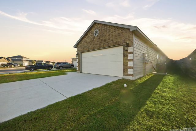 14651 Latigo, Elmendorf, TX 78112