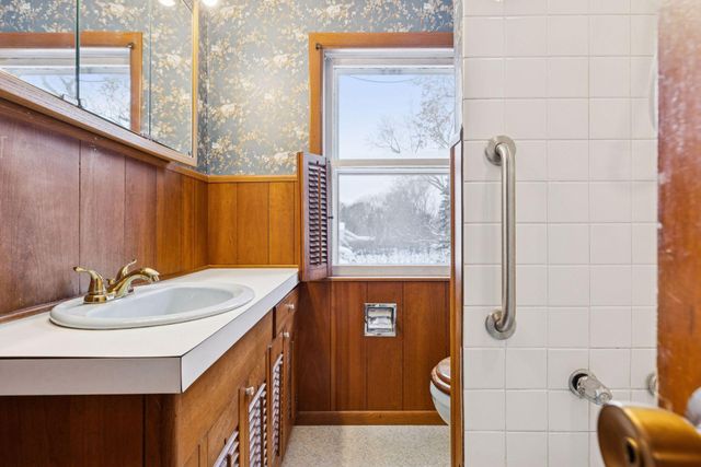 2470 Beverly Road, Saint Paul, MN 55104