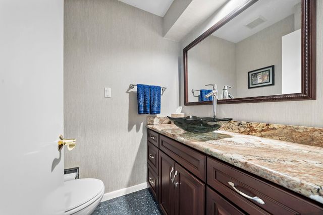 1019 Ridgeley Drive, Hilshire Village, TX 77055