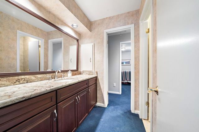 1019 Ridgeley Drive, Hilshire Village, TX 77055