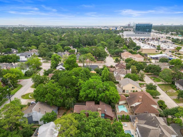 1019 Ridgeley Drive, Hilshire Village, TX 77055