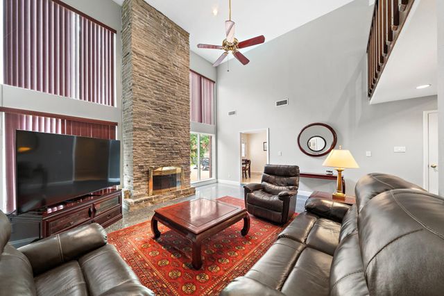 1019 Ridgeley Drive, Hilshire Village, TX 77055