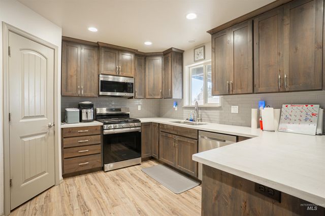 808 E Ave J, Jerome, ID 83338