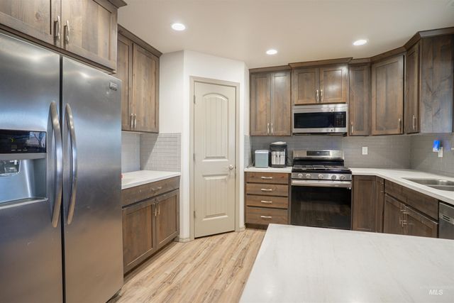 808 E Ave J, Jerome, ID 83338