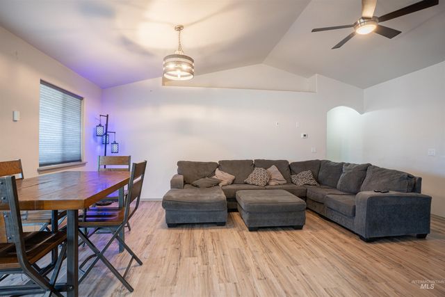 808 E Ave J, Jerome, ID 83338