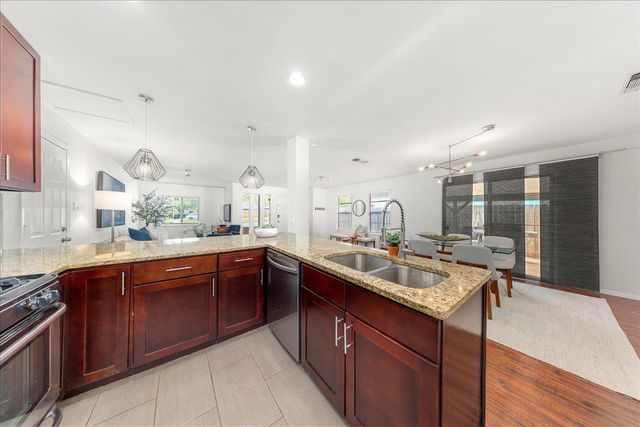 5108 Emerald Forest DR, Austin, TX 78745