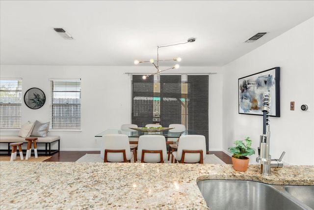 5108 Emerald Forest DR, Austin, TX 78745