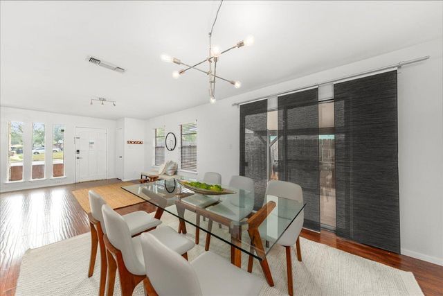 5108 Emerald Forest DR, Austin, TX 78745