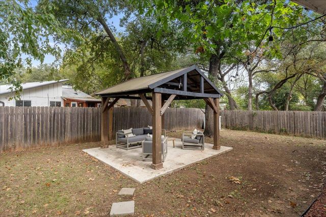 5108 Emerald Forest DR, Austin, TX 78745
