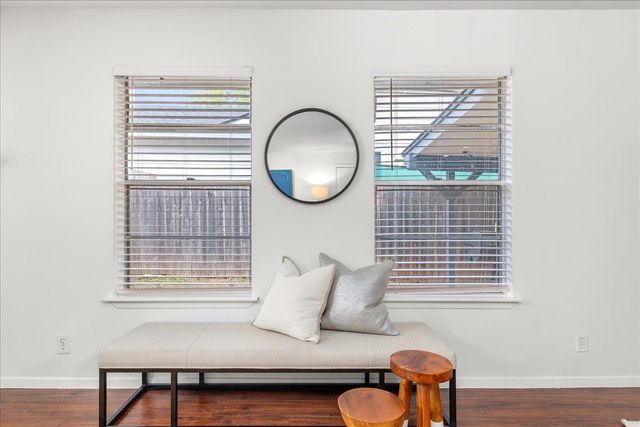 5108 Emerald Forest DR, Austin, TX 78745