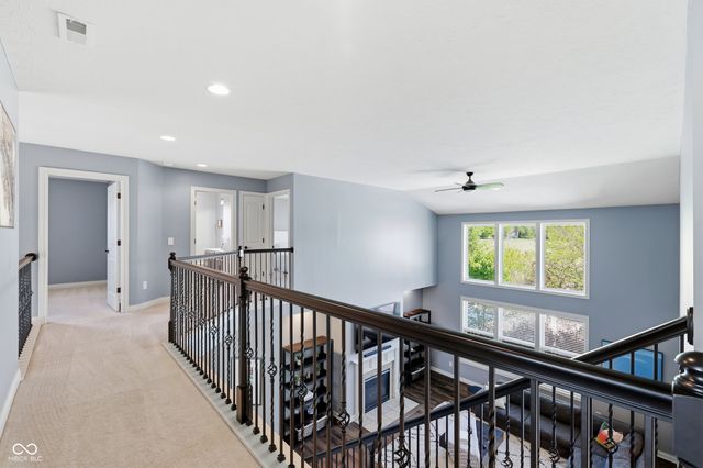 8842 Windpointe Pass, Zionsville, IN 46077