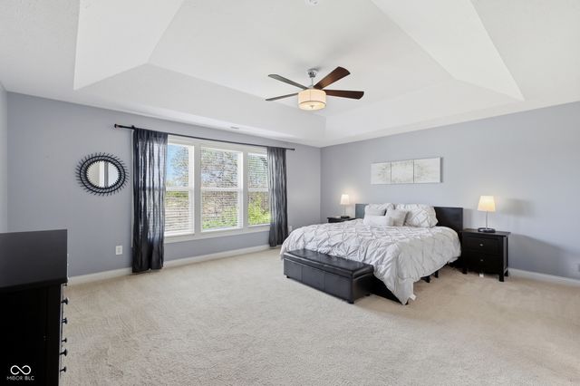 8842 Windpointe Pass, Zionsville, IN 46077