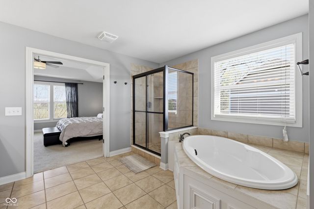 8842 Windpointe Pass, Zionsville, IN 46077