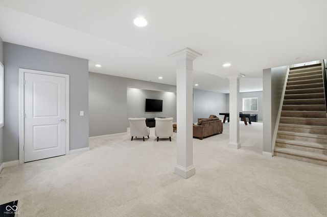 8842 Windpointe Pass, Zionsville, IN 46077