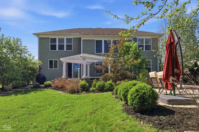 8842 Windpointe Pass, Zionsville, IN 46077