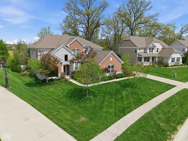 8842 Windpointe Pass, Zionsville, IN 46077