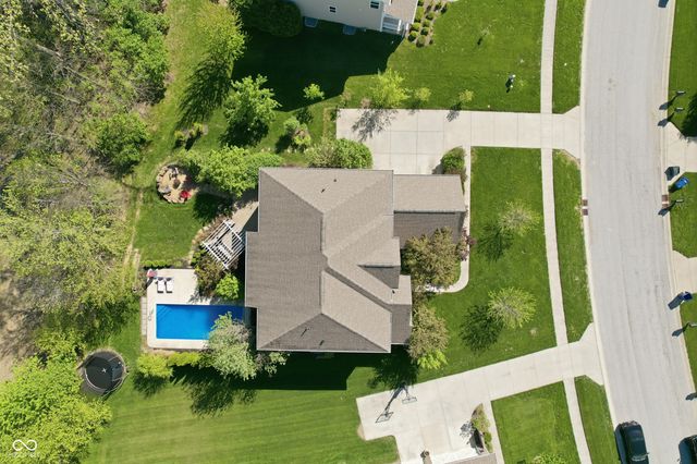 8842 Windpointe Pass, Zionsville, IN 46077