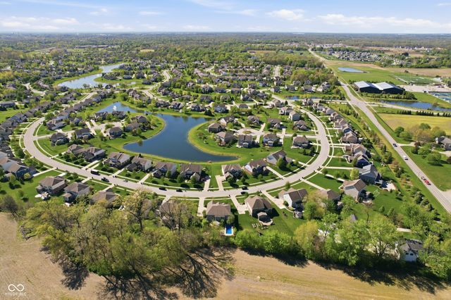 8842 Windpointe Pass, Zionsville, IN 46077