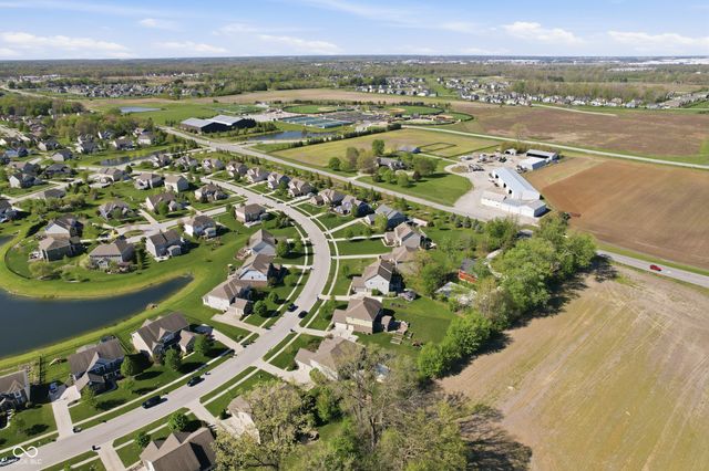 8842 Windpointe Pass, Zionsville, IN 46077