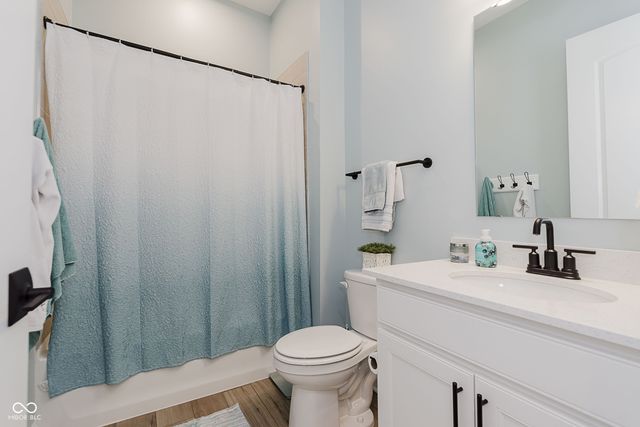 10725 Crum Court, Fishers, IN 46037