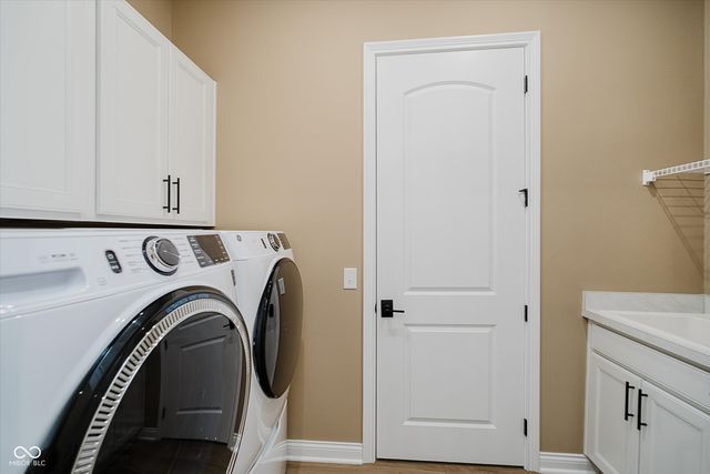 10725 Crum Court, Fishers, IN 46037