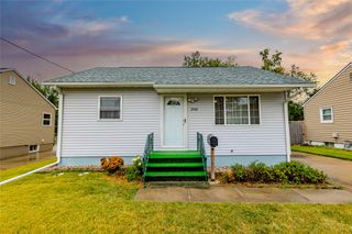 2002 60th Street, Des Moines, IA 50322
