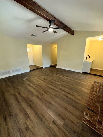 6620 Moss Lane, Watauga, TX 76148