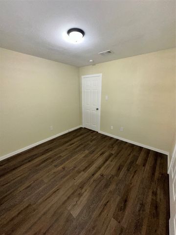 6620 Moss Lane, Watauga, TX 76148