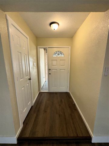 6620 Moss Lane, Watauga, TX 76148