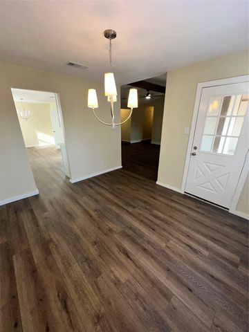 6620 Moss Lane, Watauga, TX 76148