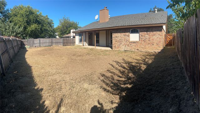 6620 Moss Lane, Watauga, TX 76148