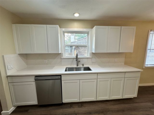 6620 Moss Lane, Watauga, TX 76148