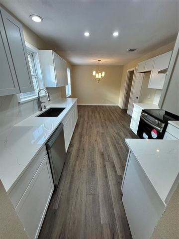 6620 Moss Lane, Watauga, TX 76148