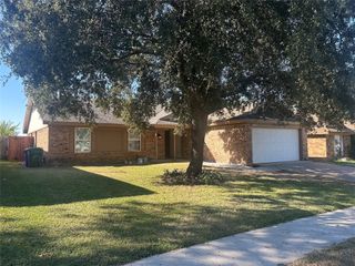 6620 Moss Lane, Watauga, TX 76148