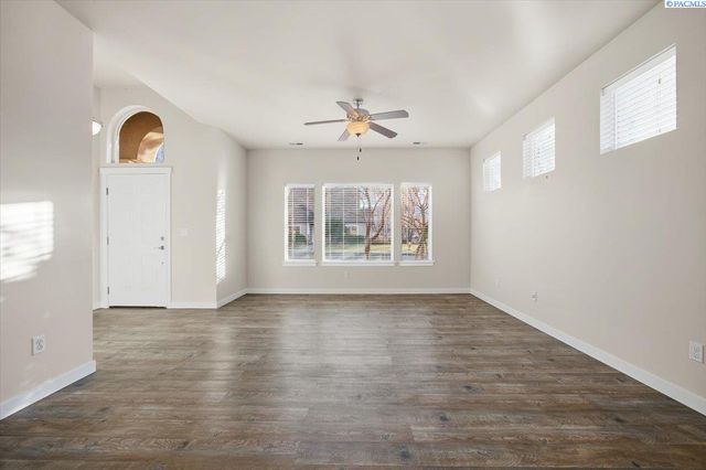 506 Cherokee St, Richland, WA 99352