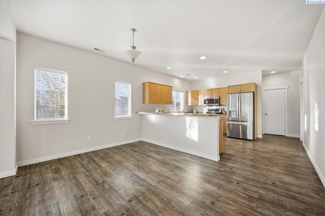 506 Cherokee St, Richland, WA 99352