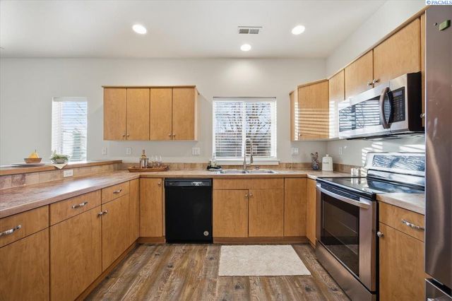 506 Cherokee St, Richland, WA 99352