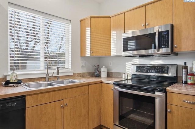 506 Cherokee St, Richland, WA 99352