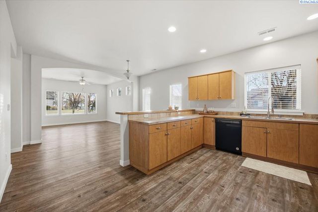 506 Cherokee St, Richland, WA 99352