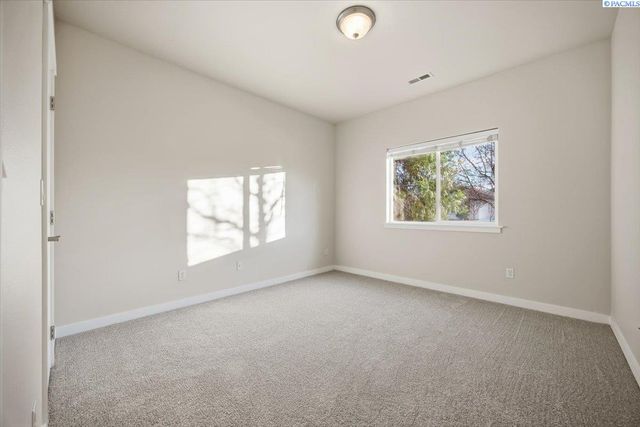 506 Cherokee St, Richland, WA 99352