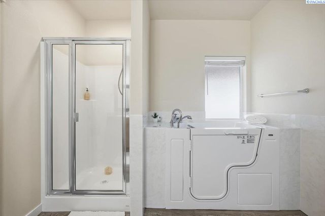 506 Cherokee St, Richland, WA 99352